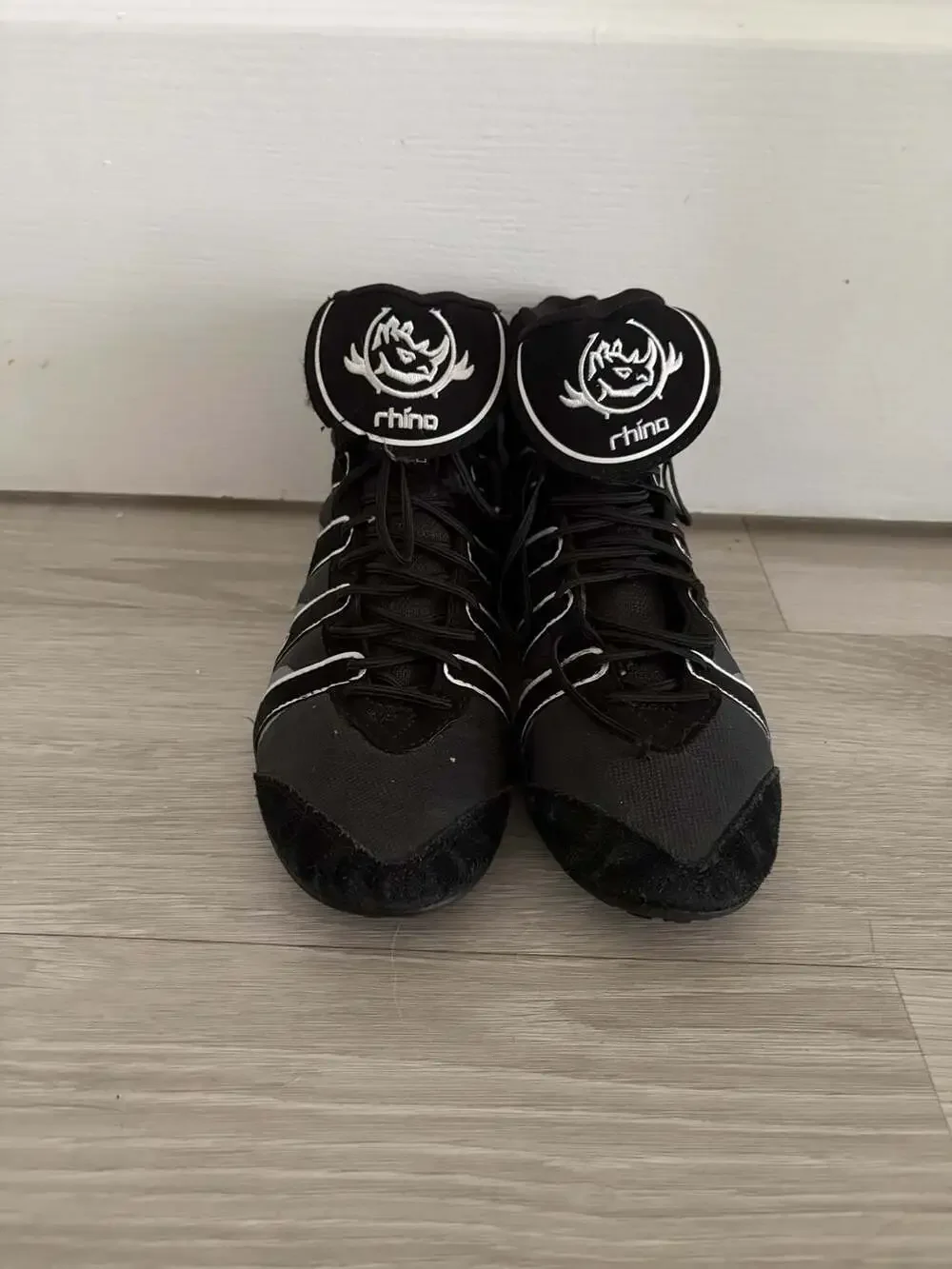 Rhino Black and White Wrestling Boxing Shoes Size USA 7 EUR 40